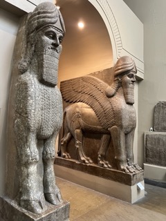 人頭有翼獣（雄牛とライオン）