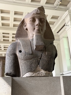 アメンホテプ3世 巨大頭像