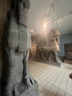 ラマッス（コルサバードの門を守る人頭有翼雄牛）